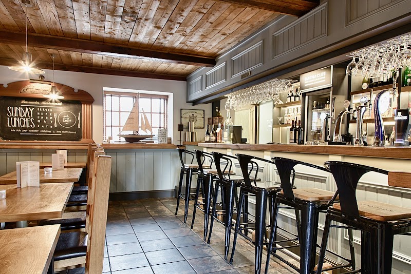 Barnacles Restaurant & Bar Bistro